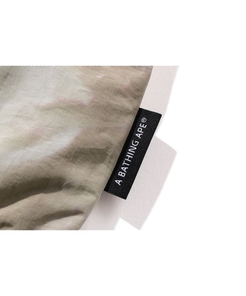 A BATHING APE（アベイシングエイプ）の「TIE DYE TRACK JACKET（ナイロンジャケット・メンズ・ブラック/ベージュ・LARGE/MEDIUM/X-LARGE/XX-LARGE）」の10枚目の写真