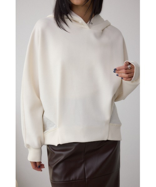 AZUL by moussy(アズールバイマウジー)の「フハクドッキングパーカー(パーカー・レディース・アイボリー/ブラック/チャコールグレー・FREE)」の2枚目の写真