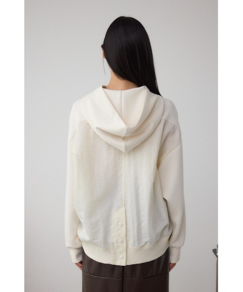 AZUL by moussy(アズールバイマウジー)の「フハクドッキングパーカー(パーカー・レディース・アイボリー/ブラック/チャコールグレー・FREE)」の9枚目の写真