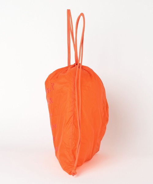 GLOBAL WORK（グローバルワーク）の「撥水ロゴナップサック/595753（バックパック/リュック・レディース・ブラック/ベージュ/オレンジ/ライトグレー/ライトグリーン/パープル系その他2・FREE）」の7枚目の写真