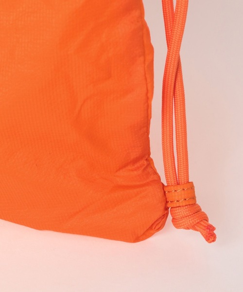 GLOBAL WORK（グローバルワーク）の「撥水ロゴナップサック/595753（バックパック/リュック・レディース・ブラック/ベージュ/オレンジ/ライトグレー/ライトグリーン/パープル系その他2・FREE）」の9枚目の写真