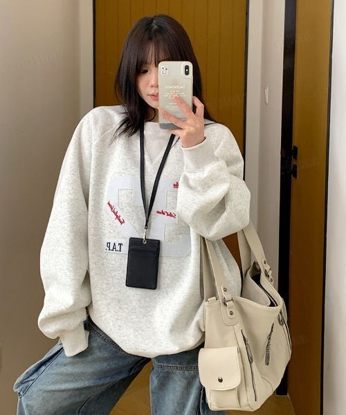 韓国ファッション 32ナンバーロゴワッペンスウェット