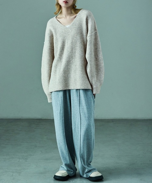 Fashion Letter（ファッションレター）の「Vネックニット オーバーサイズプルオーバー（ニット/セーター・レディース・ライトグレー/ブラウン/ブルーグリーン/ライトベージュ・M）」の19枚目の写真
