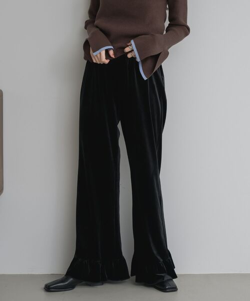 kivi（キヴィ）の「裾フレアベロアパンツ（その他パンツ・レディース・イエロー系/ブラウン/ブラック・FREE）」の4枚目の写真