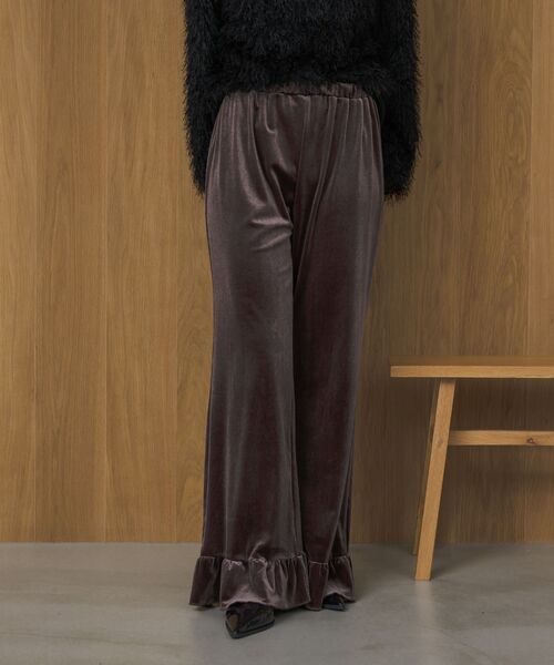 kivi（キヴィ）の「裾フレアベロアパンツ（その他パンツ・レディース・イエロー系/ブラウン/ブラック・FREE）」の7枚目の写真