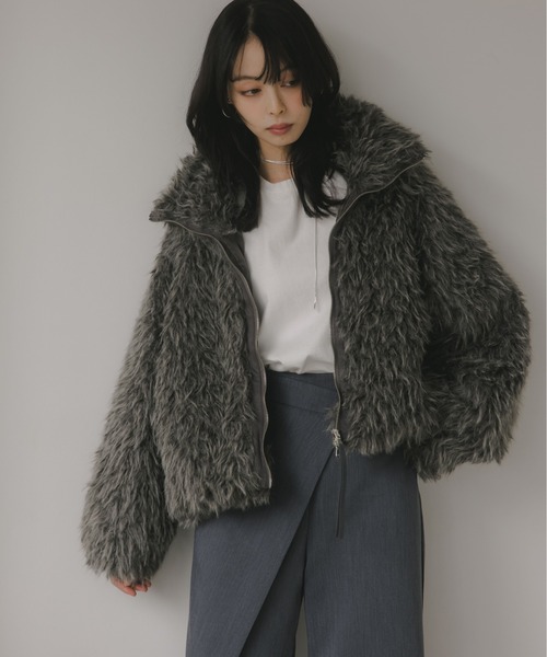 210nouve（トゥージュヌーブ）の「シープファー スタンドカラー ブルゾン（ブルゾン・レディース・ベージュ/ブラウン/チャコールグレー・FREE）」の2枚目の写真