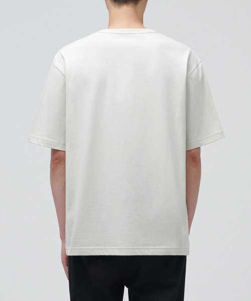 MUSINSA STANDARD（ムシンサスタンダード）の「リラックスフィットクルーネックTシャツ[ダスティクリーム]（Tシャツ/カットソー・メンズ・その他・MEDIUM/LARGE/X-LARGE/XXX-LARGE/SMALL/XX-LARGE）」の2枚目の写真