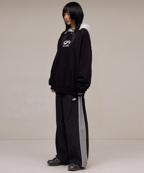 F.ILLUMINATE（フィルミネイト）の「スクラッチシンボルストリングフードパーカー-ブラック（パーカー・レディース・その他・SMALL/MEDIUM/LARGE）」の5枚目の写真