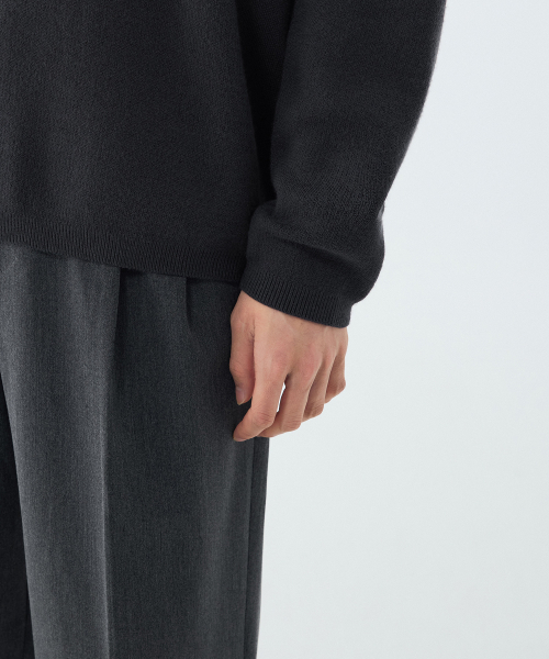 MUSINSA STANDARD（ムシンサスタンダード）の「ミニマルクルーネックニット[ダークグレー]（ニット/セーター・メンズ・その他・SMALL/MEDIUM/LARGE/X-LARGE/XX-LARGE）」の6枚目の写真