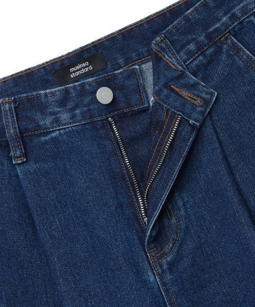 MUSINSA STANDARD（ムシンサスタンダード）の「ワンタックワイドデニムショーツ [ミディアムインディゴ]（デニムパンツ・メンズ・その他・40/38/42/36/34/32/30/31/33/26/27/28/29）」の4枚目の写真