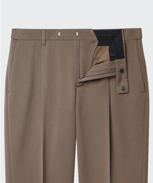 MUSINSA STANDARD（ムシンサスタンダード）の「ワイドヒドゥンバンディングスラックス[ライトブラウン]（スラックス・メンズ・その他・33/26/27/28/29/42/36/34/32/30/31/40/38）」の4枚目の写真