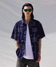 VTWO（ブイツー）の「Graffiti Boxy Half Shirt_Navy（シャツ/ブラウス・メンズ）」