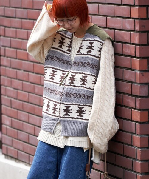 etsinta(エシンタ)の「【etsinta/エシンタ】リメイクミリタリーツイルカウチンベスト(ニット/セーター・レディース・カーキ・ONE SIZE)」の15枚目の写真