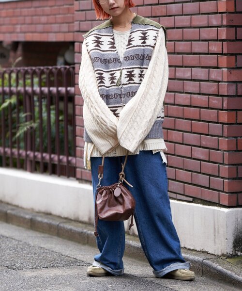 etsinta(エシンタ)の「【etsinta/エシンタ】リメイクミリタリーツイルカウチンベスト(ニット/セーター・レディース・カーキ・ONE SIZE)」の2枚目の写真