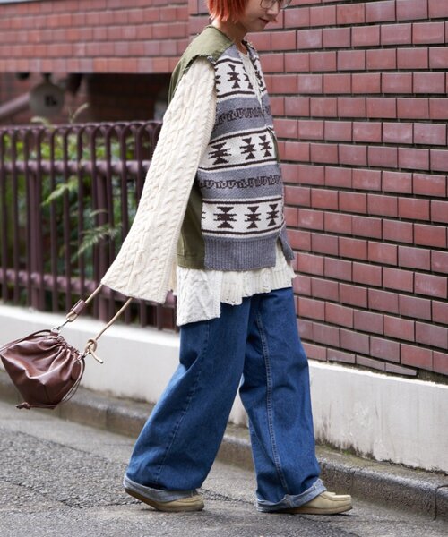 etsinta(エシンタ)の「【etsinta/エシンタ】リメイクミリタリーツイルカウチンベスト(ニット/セーター・レディース・カーキ・ONE SIZE)」の4枚目の写真