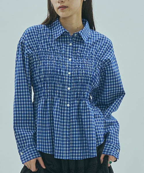 ROSE BUD(ローズバッド)の「SHIRRING SHIRT(シャツ/ブラウス・レディース・ブルー/ブラウン・ONE SIZE)」の2枚目の写真