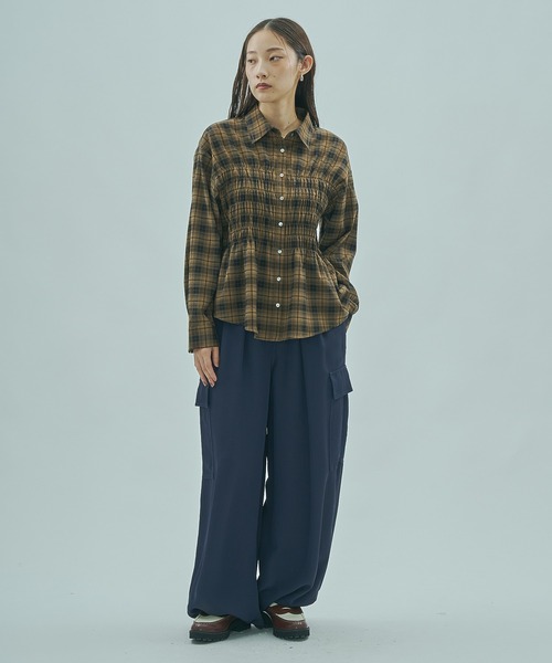 ROSE BUD(ローズバッド)の「SHIRRING SHIRT(シャツ/ブラウス・レディース・ブルー/ブラウン・ONE SIZE)」の9枚目の写真