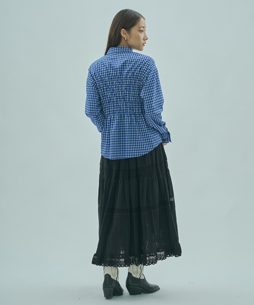 ROSE BUD(ローズバッド)の「SHIRRING SHIRT(シャツ/ブラウス・レディース・ブルー/ブラウン・ONE SIZE)」の4枚目の写真