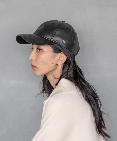 NEW ERA(ニューエラ)の「【HEREIAM】NEWERA/9TWENTY LEATHER(キャップ・レディース・ブラック・MEDIUM)」の6枚目の写真