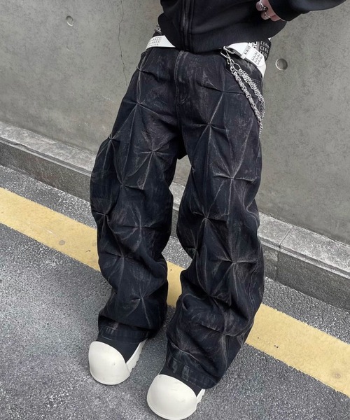 lilful(リルフル)の「ブラックウォッシュタックブリーチワイドデニムパンツ(デニムパンツ・メンズ・ブラック・M/L)」の1枚目の写真