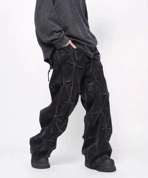 lilful(リルフル)の「ブラックウォッシュタックブリーチワイドデニムパンツ(デニムパンツ・メンズ・ブラック・M/L)」の7枚目の写真