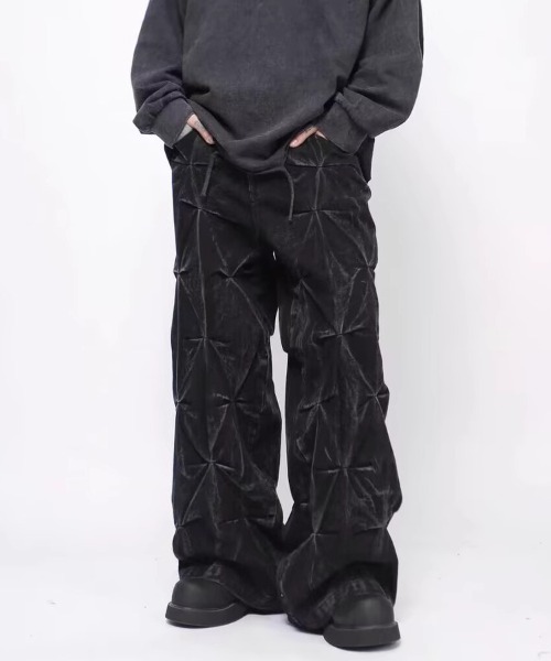 lilful(リルフル)の「ブラックウォッシュタックブリーチワイドデニムパンツ(デニムパンツ・メンズ・ブラック・M/L)」の6枚目の写真