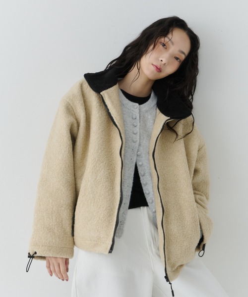 NUJOH(ヌゾ)の「Contrast Zip Boa Jacket / コントラストジップボアジャケット(ノーカラージャケット・レディース・ダークベージュ/アイボリー/グレー・FREE)」の5枚目の写真