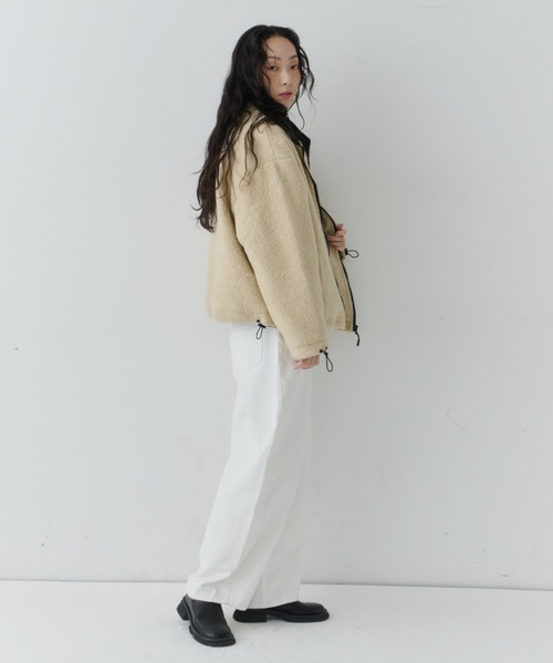 NUJOH(ヌゾ)の「Contrast Zip Boa Jacket / コントラストジップボアジャケット(ノーカラージャケット・レディース・ダークベージュ/アイボリー/グレー・FREE)」の15枚目の写真