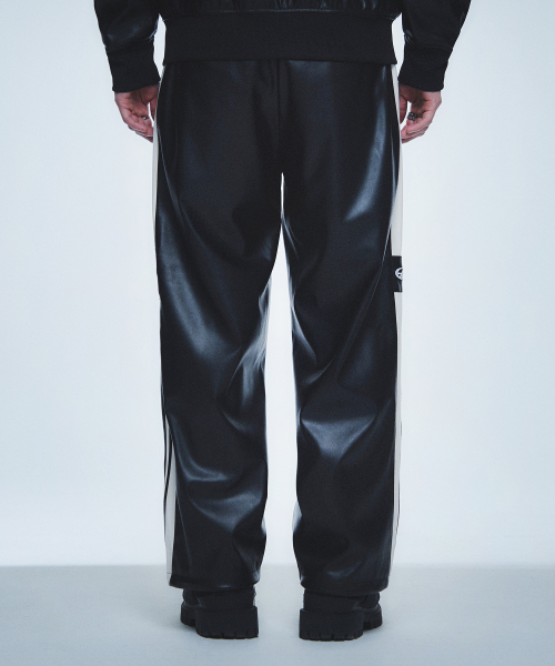HYUNFIT（ヒョンフィット）の「PU LEATHER ICONIC TRACK PANTS（その他パンツ・メンズ・その他・MEDIUM/LARGE/X-LARGE）」の5枚目の写真