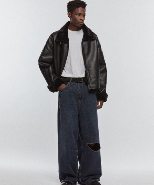 V2（ブイツー）の「V2／8227レザームートンコート(2wayカラー)（ムートンコート・メンズ・ブラック・MEDIUM/LARGE）」の2枚目の写真