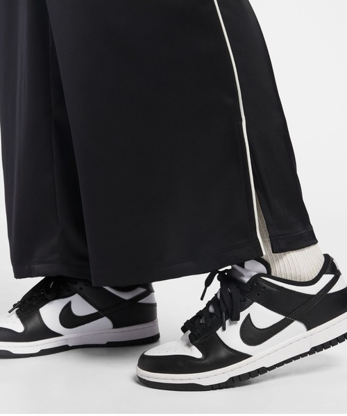 NIKE(ナイキ)の「NIKE AS W NSW OFFLN WVN STN PANT / ナイキ ウィメンズ NSW OFFLN ウーヴン STN パンツ 【SP】(その他パンツ・レディース・グリーン/ブラック・S/L/M)」の5枚目の写真