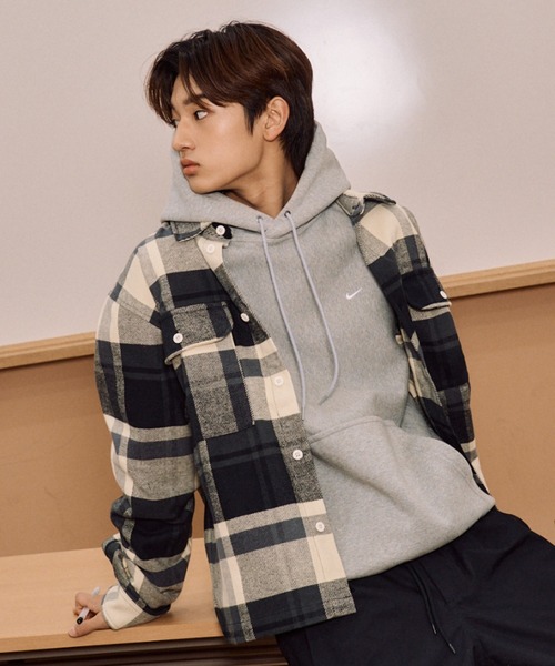 ナイキ ソロ スウッシュ メンズ プルオーバー パーカー / Nike Solo