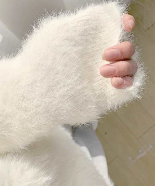 Miniministore(ミニミニストア)の「シャギーニットトップスふわふわニット秋冬(ニット/セーター・レディース・モカ/アイボリー/イエロー/ブルー/ブラック・FREE)」の11枚目の写真