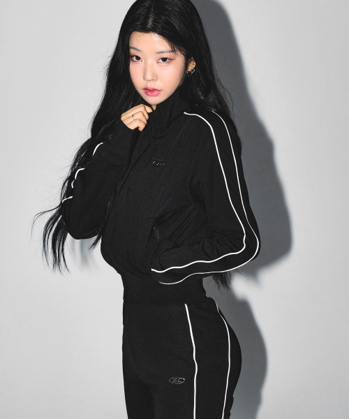 BORN TO WIN（ボーントゥウィン）の「W PIPING LINE ZIP UP JACKET [BLACK]（ジャージ・レディース・その他・1/2/3）」の8枚目の写真