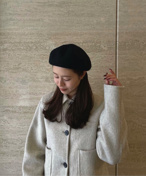 Amiur(エミレ)の「compact felt beret / コンパクトフェルトベレー(ハンチング/ベレー帽・レディース・ブラウン/チャコール/ブラック・FREE)」の2枚目の写真
