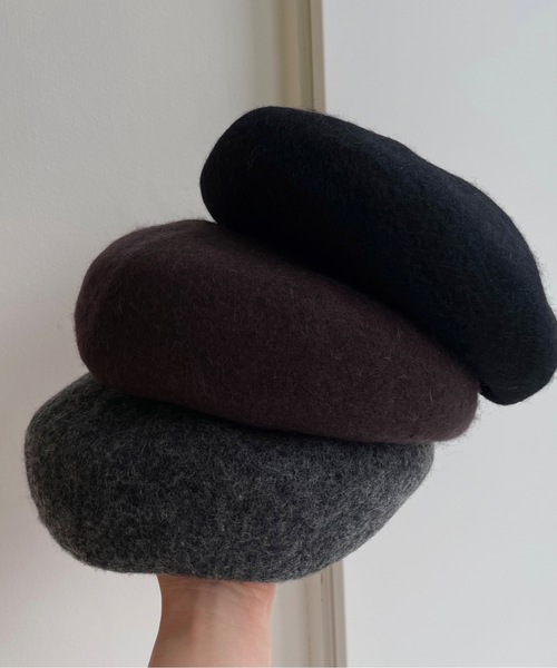 Amiur(エミレ)の「compact felt beret / コンパクトフェルトベレー(ハンチング/ベレー帽・レディース・ブラウン/チャコール/ブラック・FREE)」の5枚目の写真