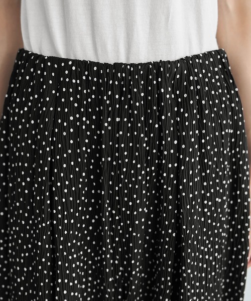 STYLE DELI(スタイルデリ)の「【LUXE】楊柳スモールドット柄プリーツパンツ(その他パンツ・レディース・ブラック・01/02)」の7枚目の写真
