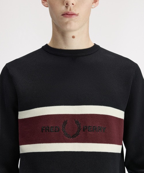 FRED PERRY(フレッドペリー)の「Embroidered Panel Jumper/刺繍パネルニット(ニット/セーター・メンズ・ブラック・M/L)」の2枚目の写真