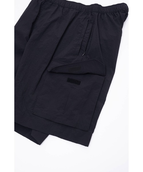 KiU（キウ）の「ウォーターリペレントカーゴハーフパンツ（カーゴパンツ・メンズ・ブラック/ベージュ・X-LARGE/LARGE/MEDIUM）」の6枚目の写真