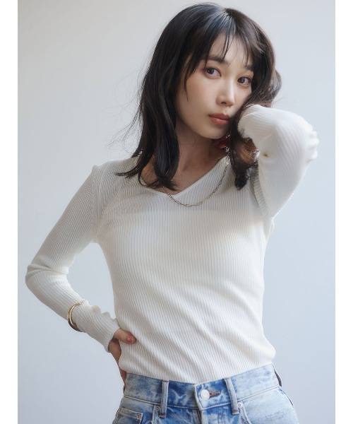 anuans（アニュアンス）の「リュクスビスコースニットプルオーバー（ニット/セーター・レディース・ホワイト/ベージュ/ネイビー/ブラック/レッド/サックスブルー・S/M）」の7枚目の写真