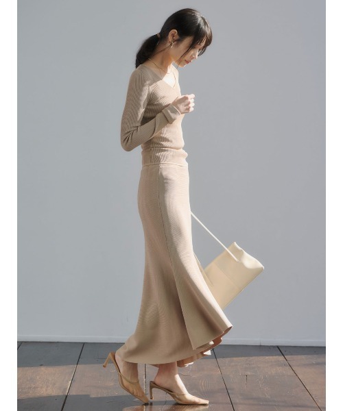 anuans（アニュアンス）の「リュクスビスコースニットプルオーバー（ニット/セーター・レディース・ホワイト/ベージュ/ネイビー/ブラック/レッド/サックスブルー・S/M）」の15枚目の写真