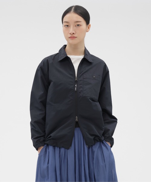 MARGARET HOWELL（マーガレットハウエル）の「WATER REPELENT NYLON POPLIN（Tシャツ/カットソー・レディース・ネイビー/カーキ・2/1）」の2枚目の写真
