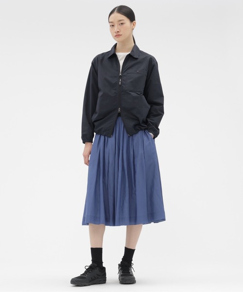 MARGARET HOWELL（マーガレットハウエル）の「WATER REPELENT NYLON POPLIN（Tシャツ/カットソー・レディース・ネイビー/カーキ・2/1）」の10枚目の写真