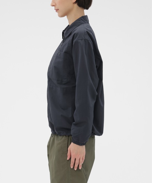 MARGARET HOWELL（マーガレットハウエル）の「WATER REPELENT NYLON POPLIN（Tシャツ/カットソー・レディース・ネイビー/カーキ・2/1）」の13枚目の写真