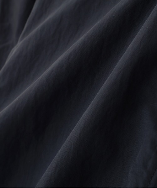 MARGARET HOWELL（マーガレットハウエル）の「WATER REPELENT NYLON POPLIN（Tシャツ/カットソー・レディース・ネイビー/カーキ・2/1）」の15枚目の写真