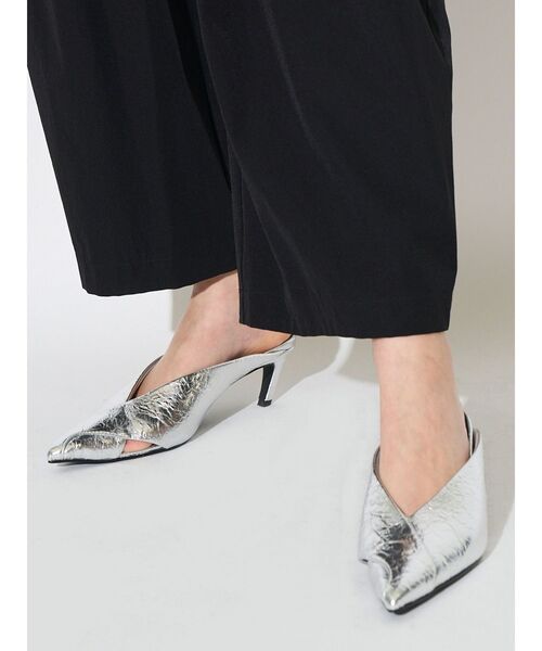 ELENDEEK(エレンディーク)の「クロスポインテッドミュール(パンプス・レディース・ブラック/シルバー・37/38)」の1枚目の写真