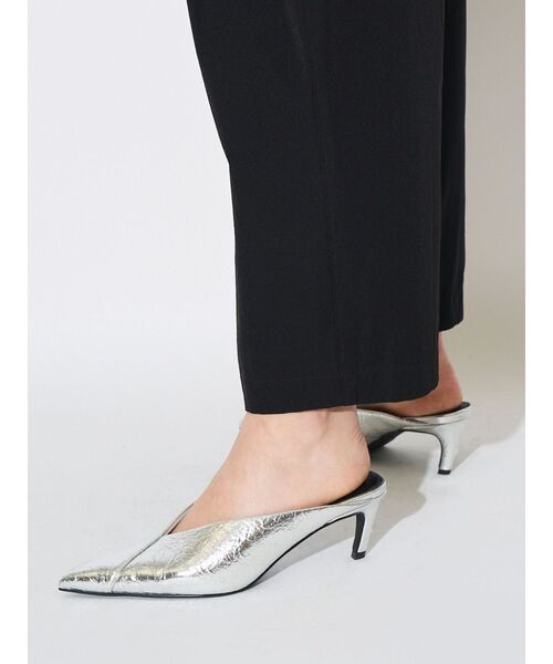 ELENDEEK(エレンディーク)の「クロスポインテッドミュール(パンプス・レディース・ブラック/シルバー・37/38)」の5枚目の写真