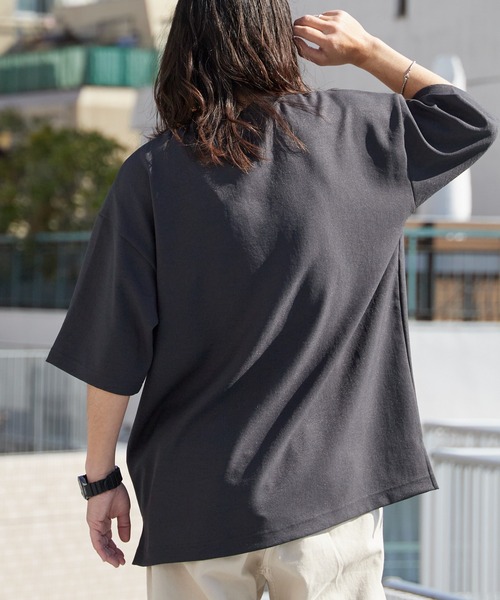 DESCENTE ALLTERRAIN(デサント オルテライン)の「DESCENTE ALLTERRAIN/デサントオルテライン STRETCH TWILL H/S T-SHIRT ブランドロゴ 半袖Tシャツ 2026年春夏(Tシャツ/カットソー・メンズ・ブラック・M/L/O)」の11枚目の写真