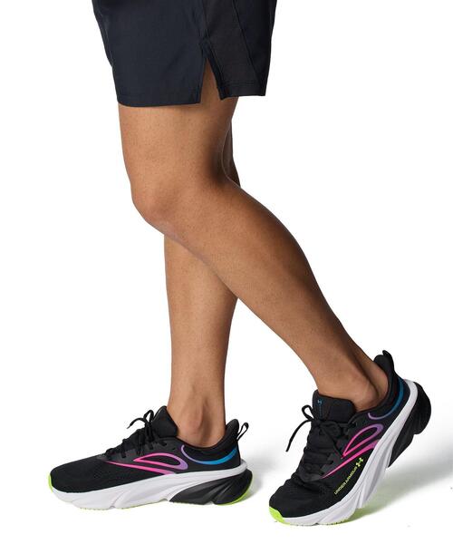 UNDER ARMOUR(アンダーアーマー)の「UAローグ6(ランニング/メンズ)(スニーカー・メンズ・ブラック系その他・27.5cm/26.5cm/25.5cm/28.0cm/25.0cm/27.0cm/28.5cm/26.0cm/29.0cm)」の6枚目の写真