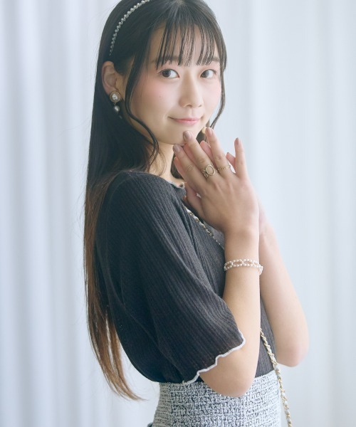 marun(マルン)の「<大きいサイズ>配色メロウカットソー marun(Tシャツ/カットソー・レディース・オフホワイト/サックスブルー/ブラック/ピンク系・4L/3L/LL/L/5L)」の5枚目の写真